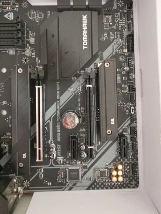 MSI MAG B550 Tomahawk MAX WIFI Placa Base