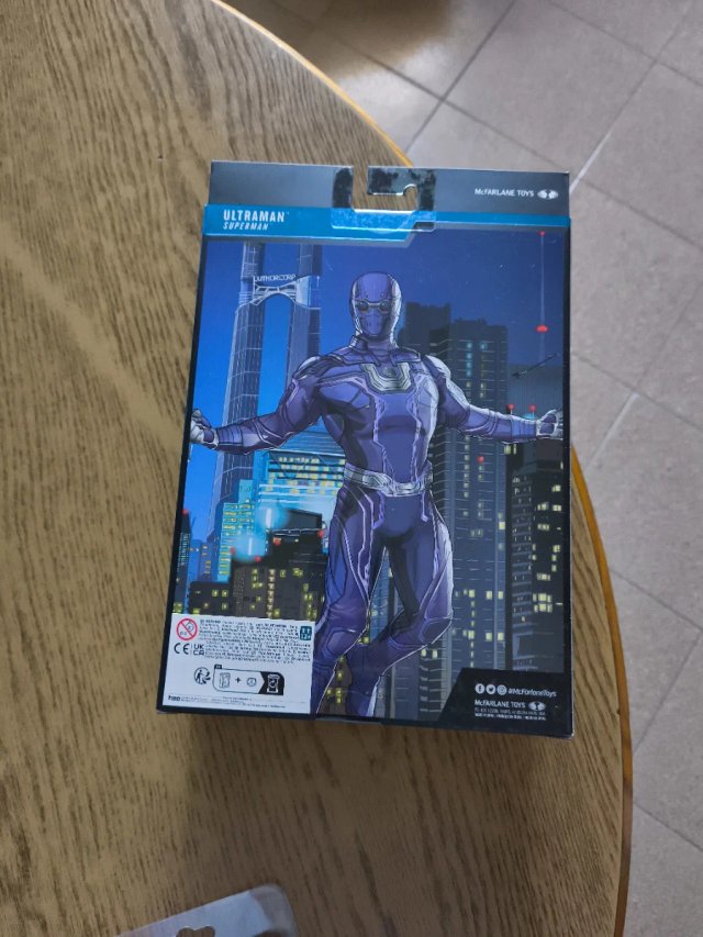 Figura de acción McFarlane Ultraman DC Multiverse