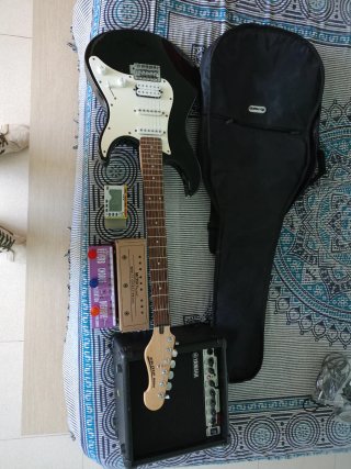Guitarra Eléctrica Yamaha EG 012