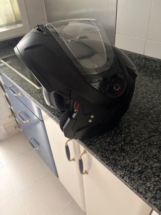 Casco de moto negro