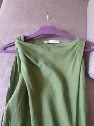 Vestido Zara fruncido lino verde