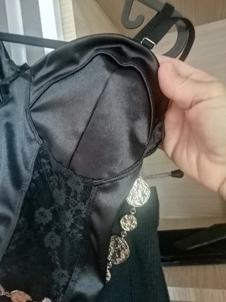 Conjunto Top Lencero y Falda Midi Negra