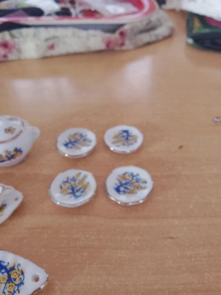 Set di stoviglie in miniatura in porcellana per case delle bambole