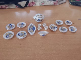 Set di stoviglie in miniatura in porcellana per case delle bambole