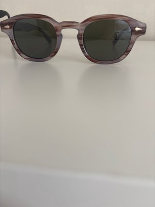 Occhiali da sole stile retrò