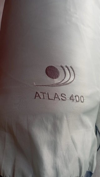 Saco de dormir Atlas 400 + cantimplora metalica