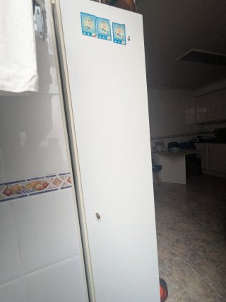 Armario Escobero Blanco