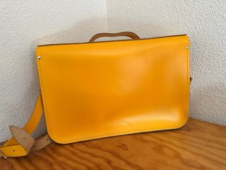 Bolso Cambridge Satchel Company Amarillo