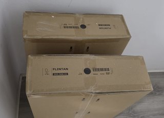 2 Sillas IKEA FLINTAN Negras Nuevas en Caja
