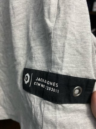 Camiseta gris Jack & Jones