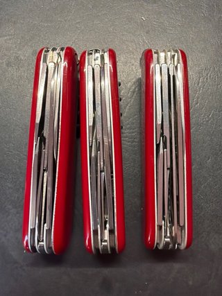 Lotto 3 Victorinox Rossi