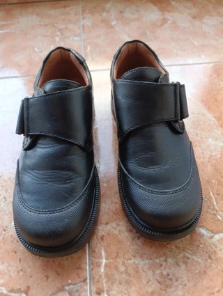 Zapatos niño vestir velcro negro