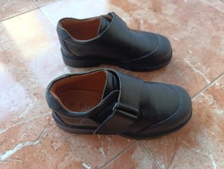 Zapatos niño vestir velcro negro