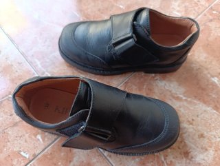 Zapatos niño vestir velcro negro