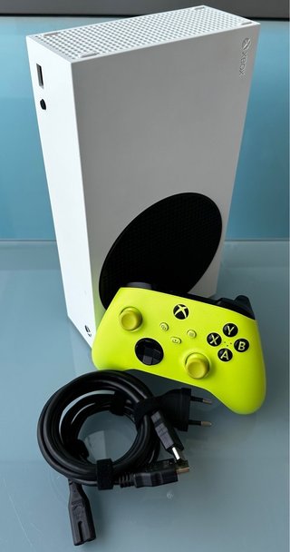 Xbox Series S + Mando