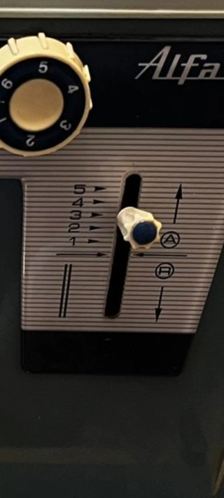 Máquina de coser Alfa Alfamatic 109
