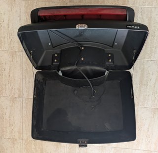 Baúl Vramack Custom con Parrilla y LED