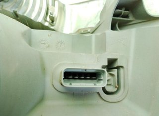 Renault 8200163516 faro izq master ii 2.5 20919467