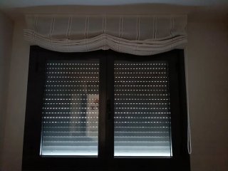 Storina avvolgibile in tessuto beige e bianco