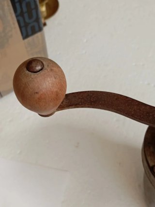 Molinillo de café antiguo