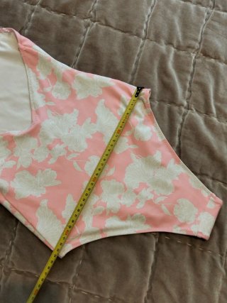 Bañador H&M floral rosa talla 38