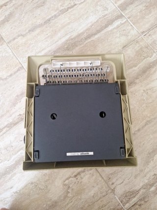 Máquina de escribir Olivetti Lettera 25