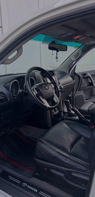 Toyota Land Cruiser 150 2012