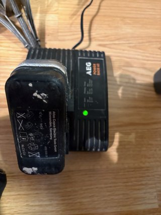 Taladro AEG BS2E 12T + 2 Baterías
