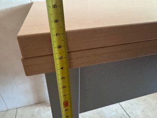 Mesa con 2 sillas y 2 taburetes cocina.
