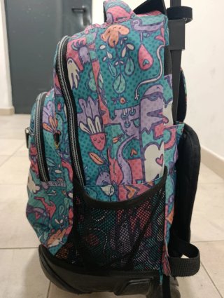 Mochila Totto con ruedas y estampado