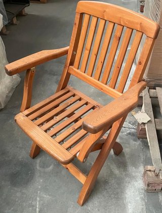 Sillón de madera