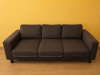 Sofá Ikea marrón tela