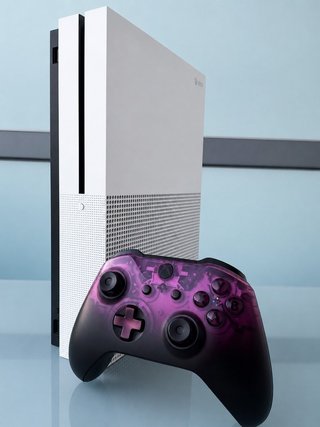 Xbox One S 1TB + Mando