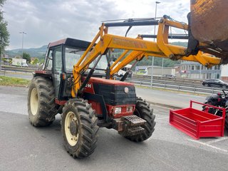 Tractor Fiat 72-94 con pala