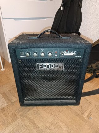 Amplificador Bajo Fender Rumble 15W
