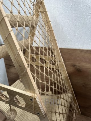 Torre de madera para gatos