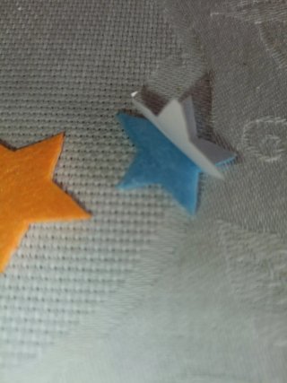 Estrellas de fieltro adhesivas para decorar