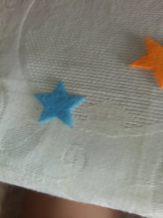 Estrellas de fieltro adhesivas para decorar