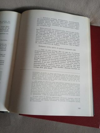 2 libros 1 en euskera.