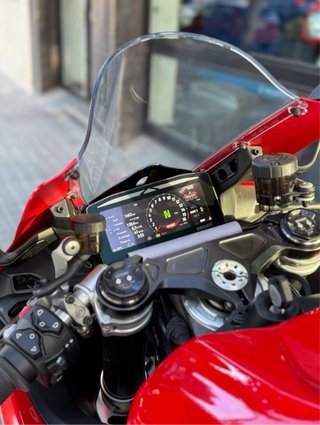 Ducati Panigale V4 2025 Roja