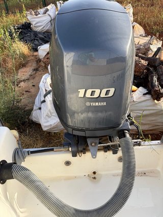 Barco Saver 550 con motor Yamaha 100cv