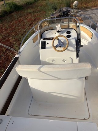 Barco Saver 550 con motor Yamaha 100cv