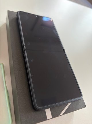 Samsung Galaxy Z Flip7 Fundas y Teléfono