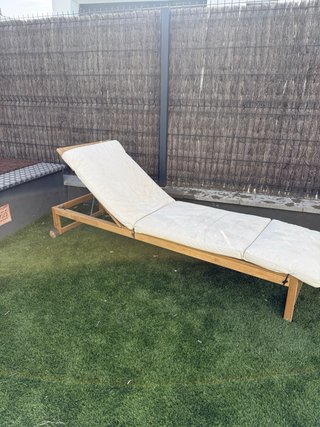 Conjunto jardín: mesa, 2 sillas y tumbona.