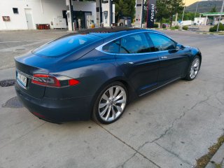 Tesla Model S 2019