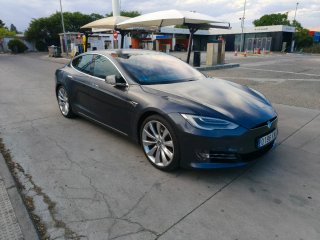 Tesla Model S 2019