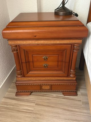 Cómoda de madera maciza, mesillas y cabecero