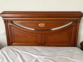 Cómoda de madera maciza, mesillas y cabecero