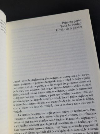 Bajo las togas