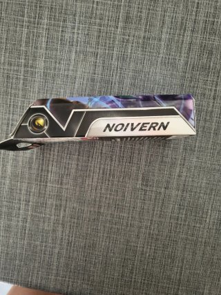 Carte Pokémon Noivern V - Gioco di Carte